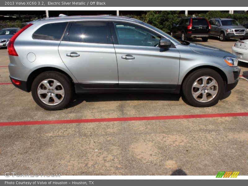 Electric Silver Metallic / Off Black 2013 Volvo XC60 3.2