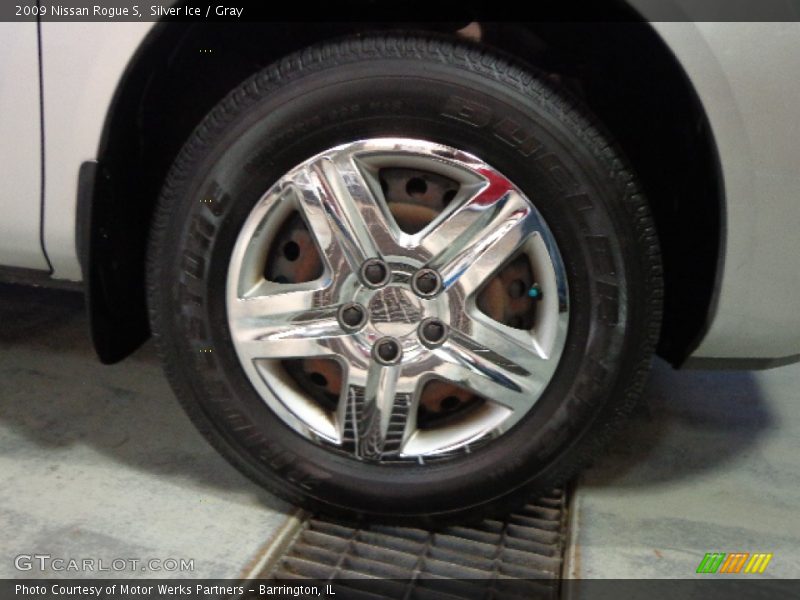 Silver Ice / Gray 2009 Nissan Rogue S