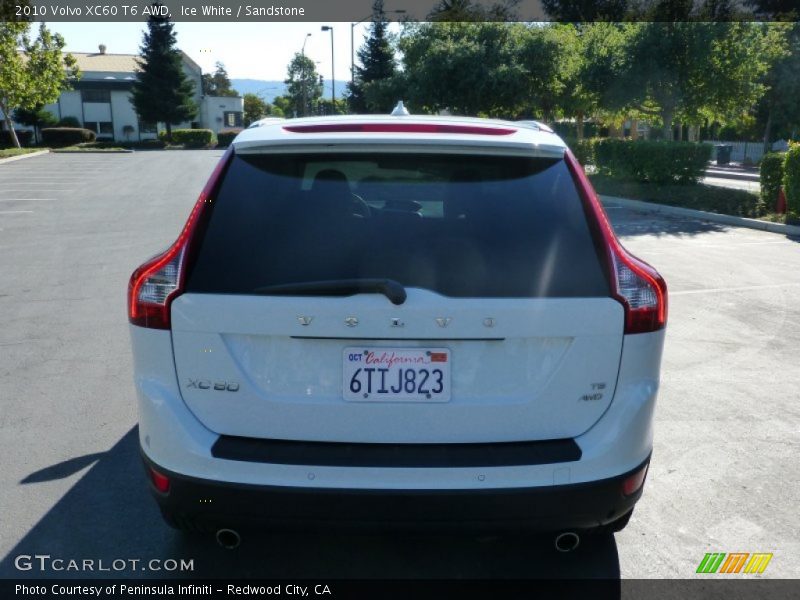 Ice White / Sandstone 2010 Volvo XC60 T6 AWD