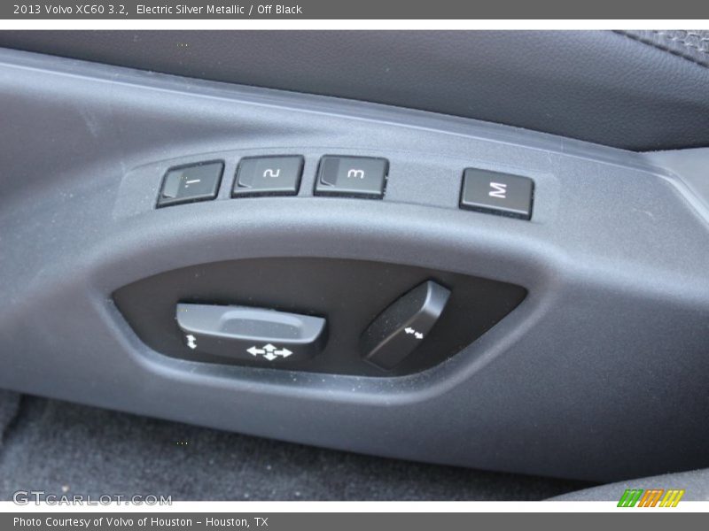 Electric Silver Metallic / Off Black 2013 Volvo XC60 3.2