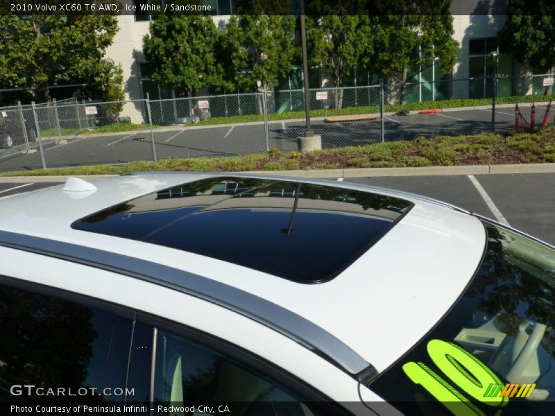 Ice White / Sandstone 2010 Volvo XC60 T6 AWD