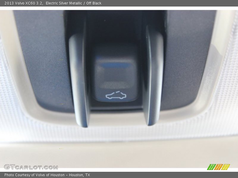 Electric Silver Metallic / Off Black 2013 Volvo XC60 3.2