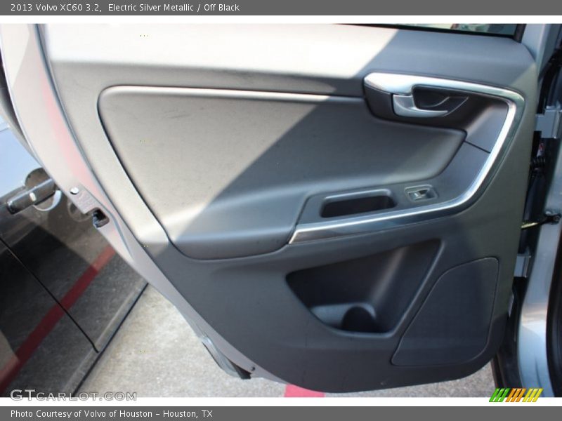 Electric Silver Metallic / Off Black 2013 Volvo XC60 3.2