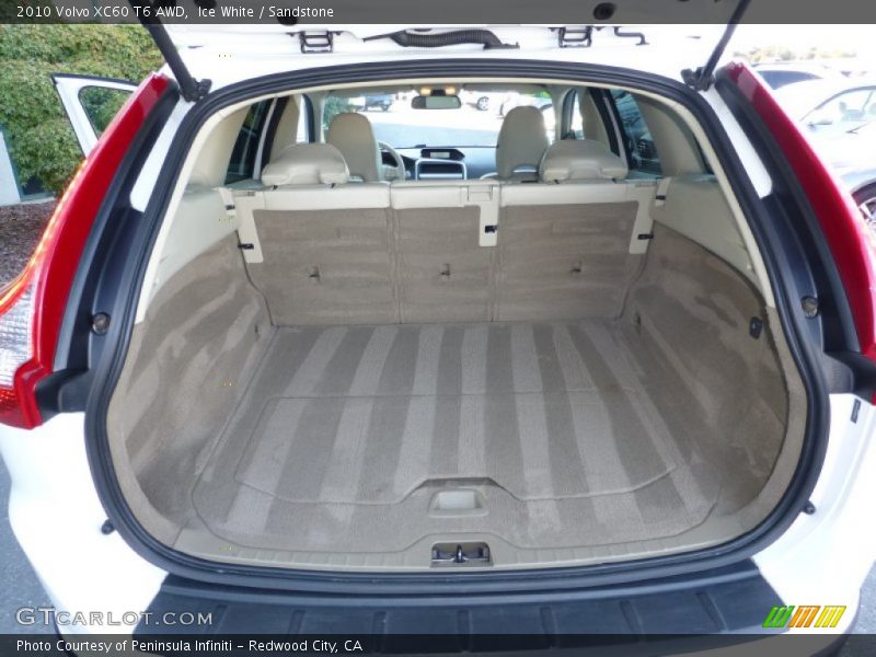 Ice White / Sandstone 2010 Volvo XC60 T6 AWD