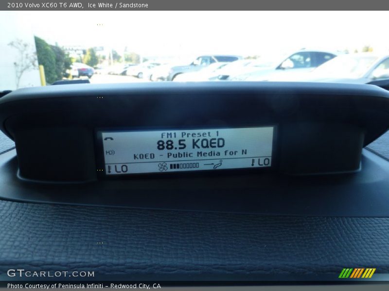 Ice White / Sandstone 2010 Volvo XC60 T6 AWD
