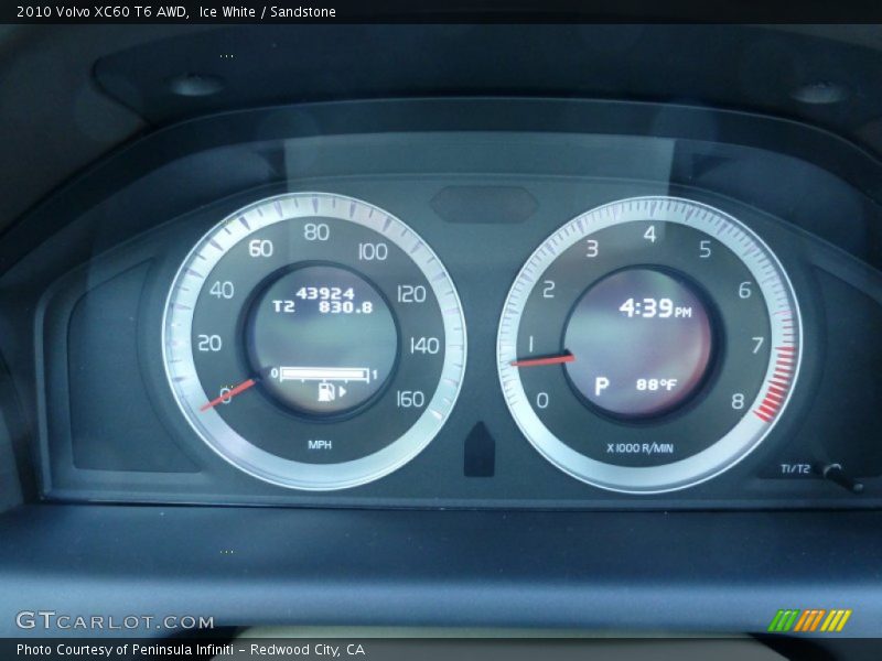 Ice White / Sandstone 2010 Volvo XC60 T6 AWD