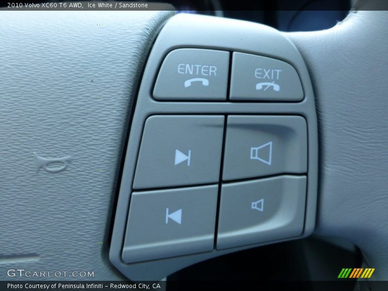 Ice White / Sandstone 2010 Volvo XC60 T6 AWD