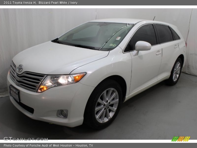 Blizzard Pearl White / Ivory 2011 Toyota Venza I4