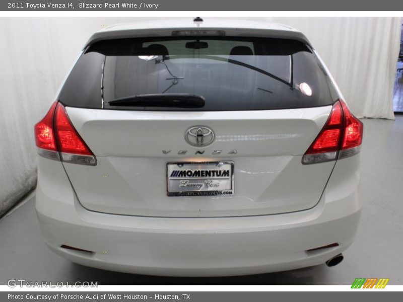 Blizzard Pearl White / Ivory 2011 Toyota Venza I4