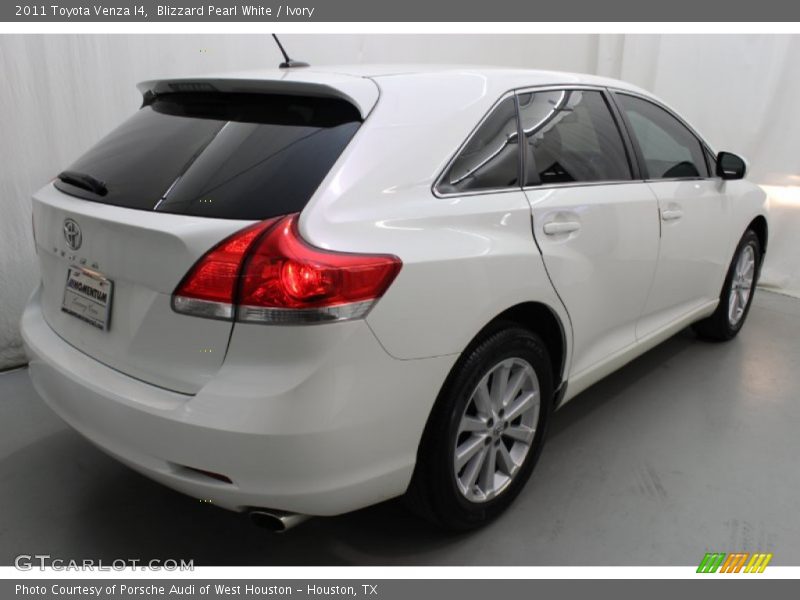 Blizzard Pearl White / Ivory 2011 Toyota Venza I4