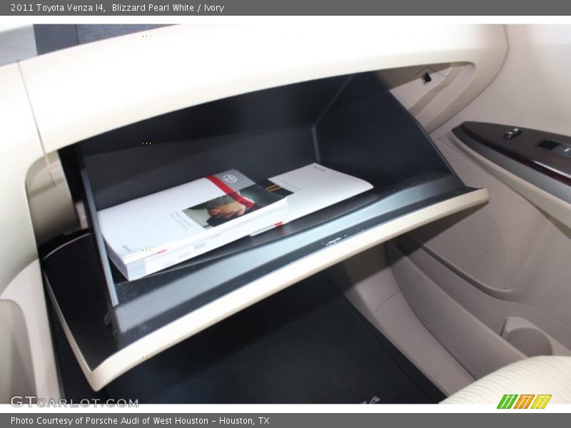 Blizzard Pearl White / Ivory 2011 Toyota Venza I4