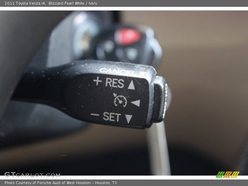 Blizzard Pearl White / Ivory 2011 Toyota Venza I4