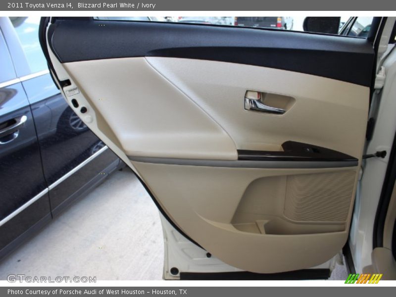 Blizzard Pearl White / Ivory 2011 Toyota Venza I4