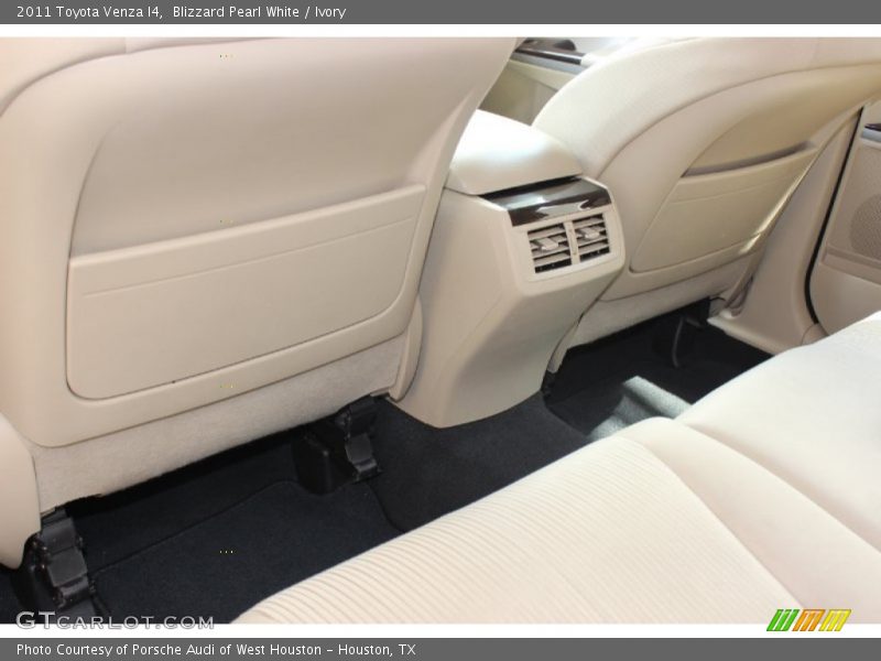 Blizzard Pearl White / Ivory 2011 Toyota Venza I4