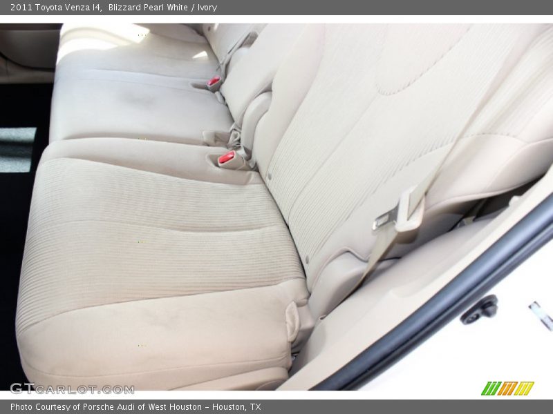 Blizzard Pearl White / Ivory 2011 Toyota Venza I4