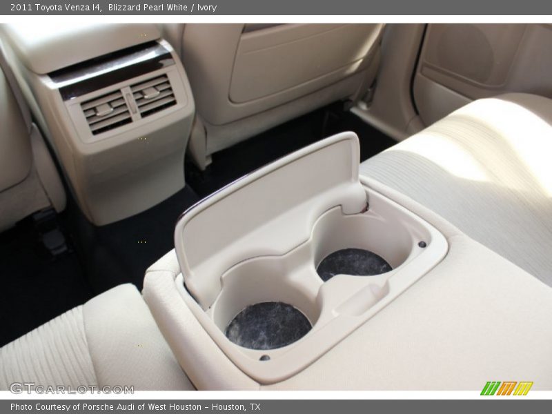 Blizzard Pearl White / Ivory 2011 Toyota Venza I4