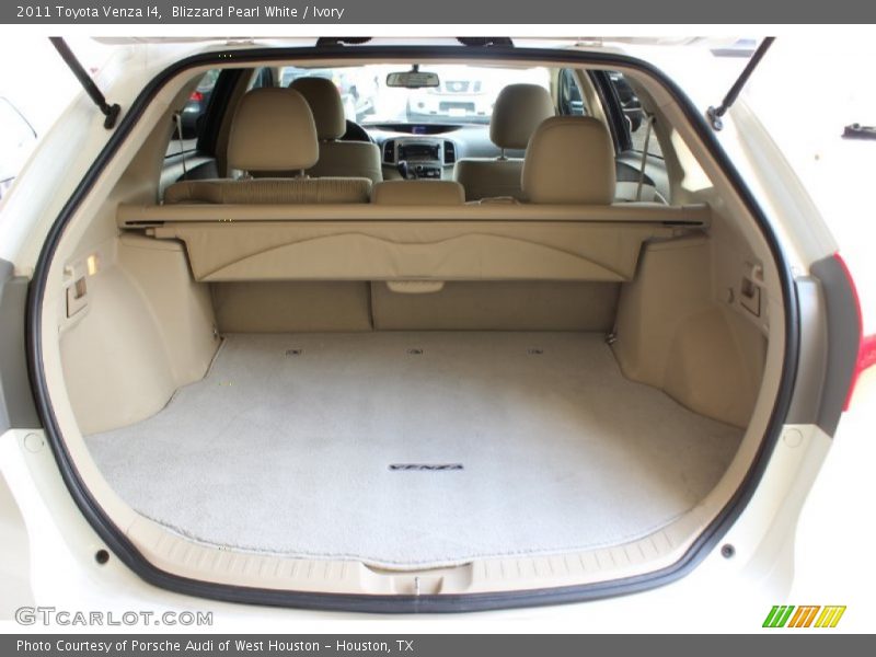 Blizzard Pearl White / Ivory 2011 Toyota Venza I4