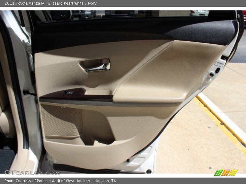Blizzard Pearl White / Ivory 2011 Toyota Venza I4