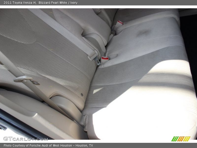 Blizzard Pearl White / Ivory 2011 Toyota Venza I4