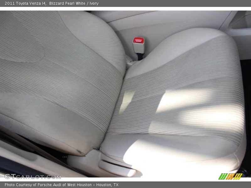 Blizzard Pearl White / Ivory 2011 Toyota Venza I4
