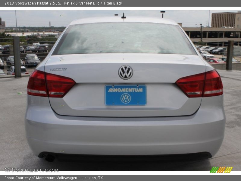 Reflex Silver Metallic / Titan Black 2013 Volkswagen Passat 2.5L S