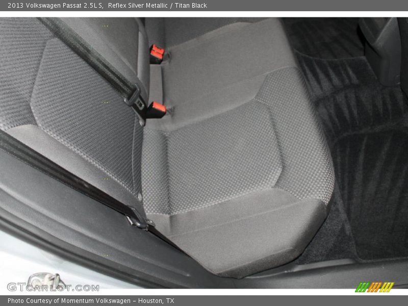 Reflex Silver Metallic / Titan Black 2013 Volkswagen Passat 2.5L S