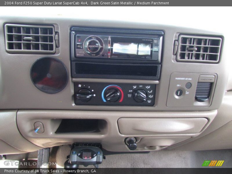Dark Green Satin Metallic / Medium Parchment 2004 Ford F250 Super Duty Lariat SuperCab 4x4