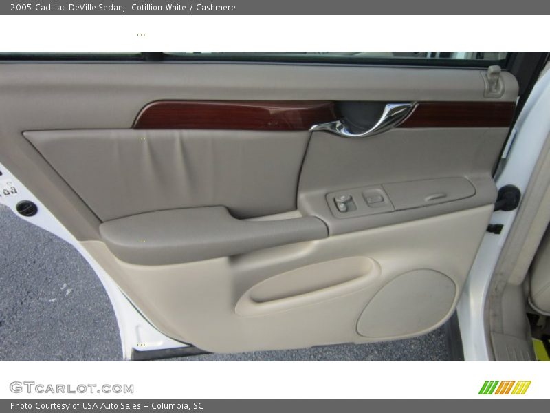 Cotillion White / Cashmere 2005 Cadillac DeVille Sedan