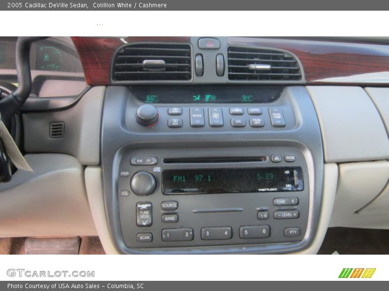 Cotillion White / Cashmere 2005 Cadillac DeVille Sedan