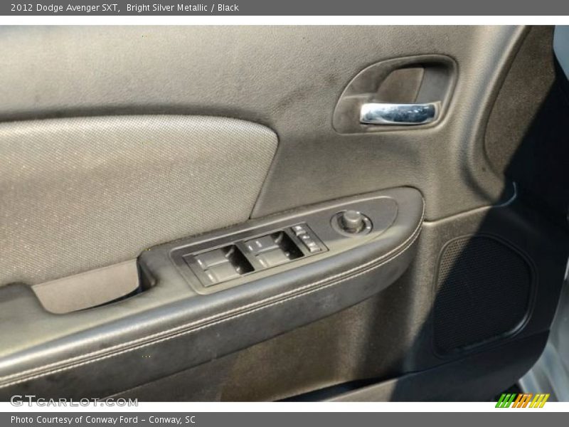 Bright Silver Metallic / Black 2012 Dodge Avenger SXT