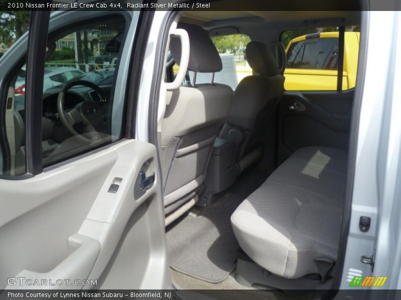 Radiant Silver Metallic / Steel 2010 Nissan Frontier LE Crew Cab 4x4