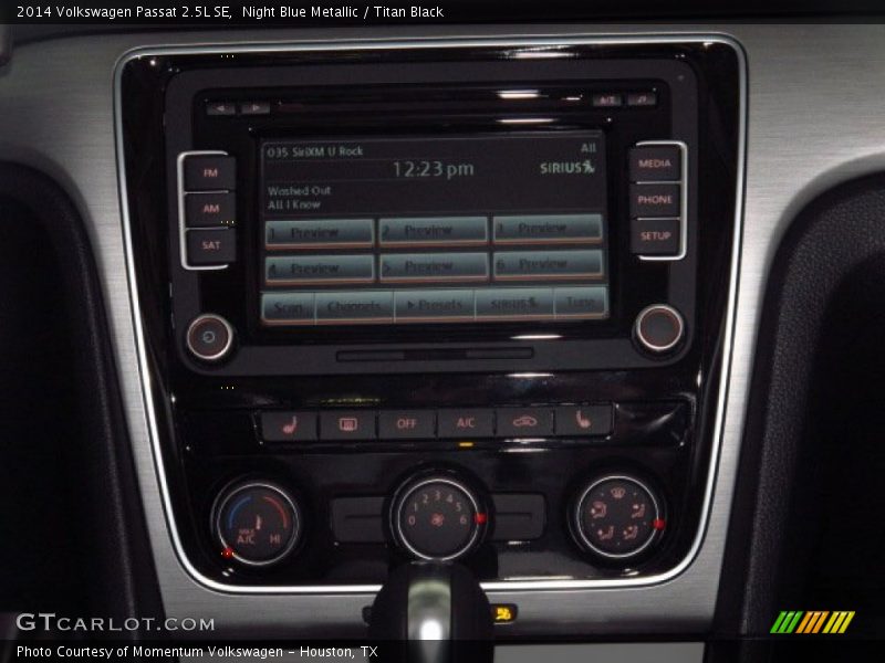Night Blue Metallic / Titan Black 2014 Volkswagen Passat 2.5L SE