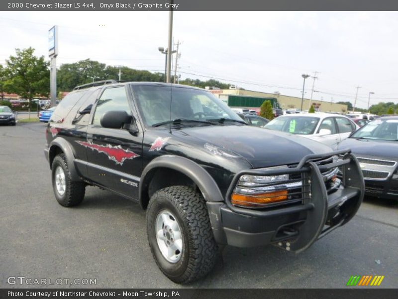 Onyx Black / Graphite Gray 2000 Chevrolet Blazer LS 4x4