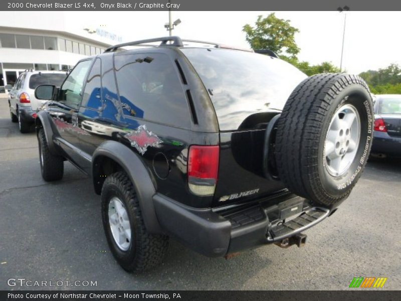 Onyx Black / Graphite Gray 2000 Chevrolet Blazer LS 4x4