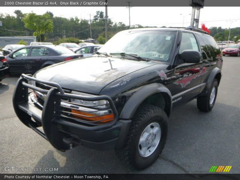 Onyx Black / Graphite Gray 2000 Chevrolet Blazer LS 4x4