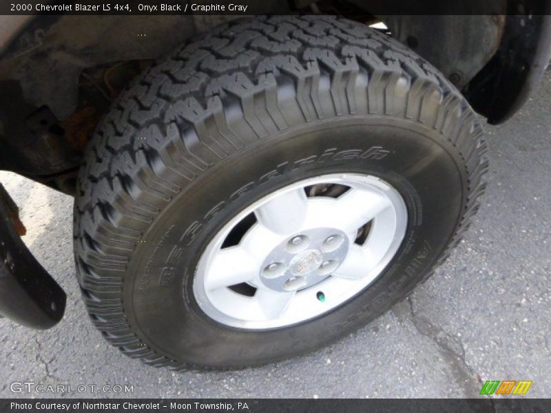 Onyx Black / Graphite Gray 2000 Chevrolet Blazer LS 4x4