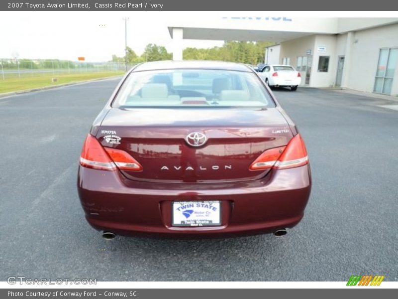 Cassis Red Pearl / Ivory 2007 Toyota Avalon Limited