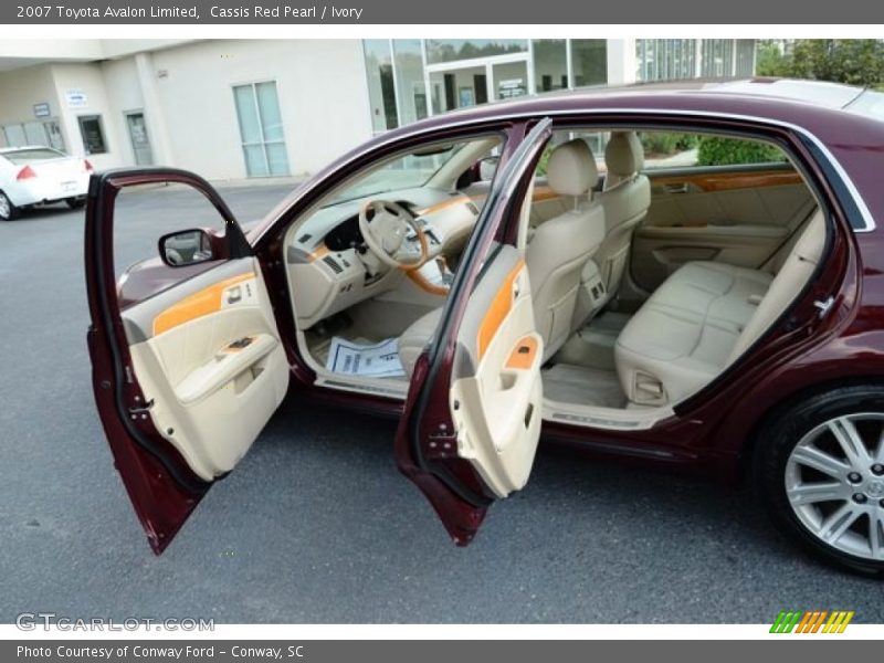 Cassis Red Pearl / Ivory 2007 Toyota Avalon Limited