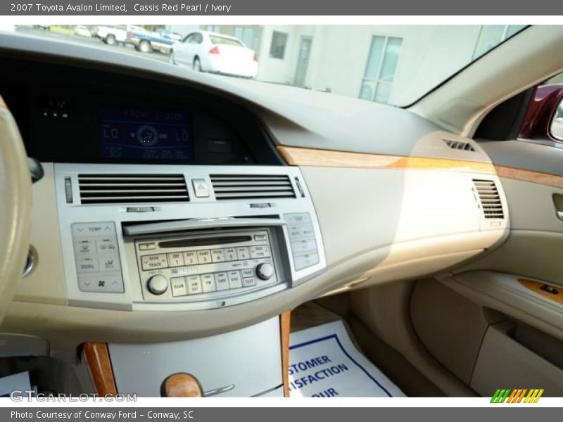 Cassis Red Pearl / Ivory 2007 Toyota Avalon Limited