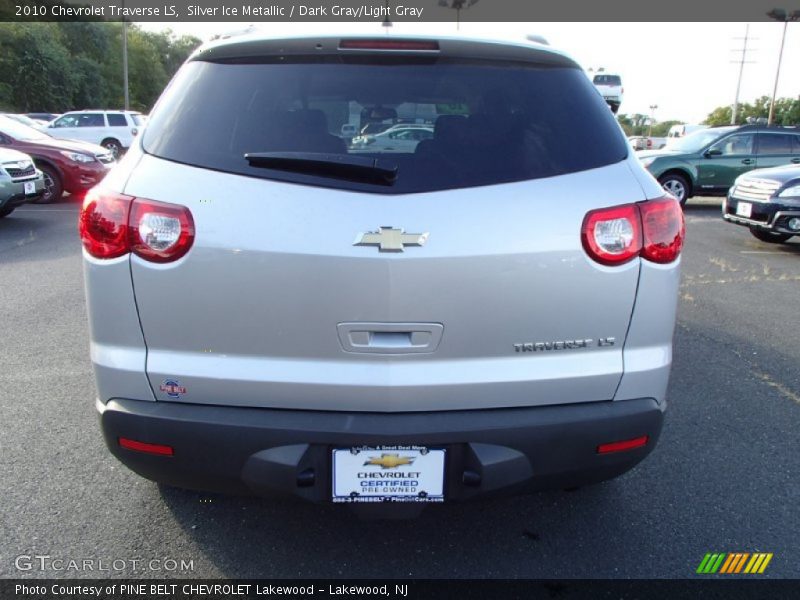 Silver Ice Metallic / Dark Gray/Light Gray 2010 Chevrolet Traverse LS