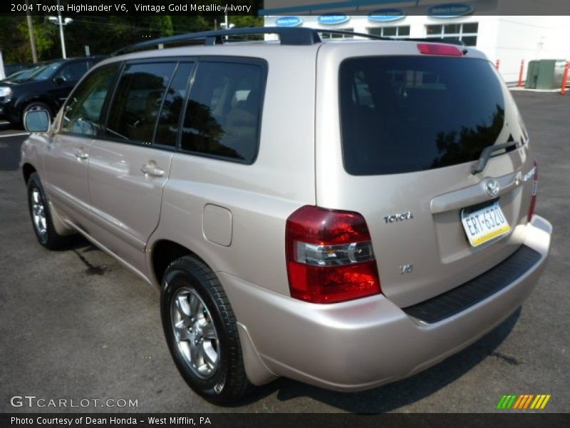 Vintage Gold Metallic / Ivory 2004 Toyota Highlander V6