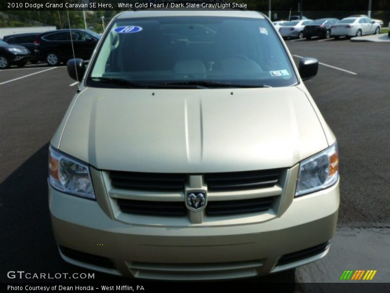 White Gold Pearl / Dark Slate Gray/Light Shale 2010 Dodge Grand Caravan SE Hero
