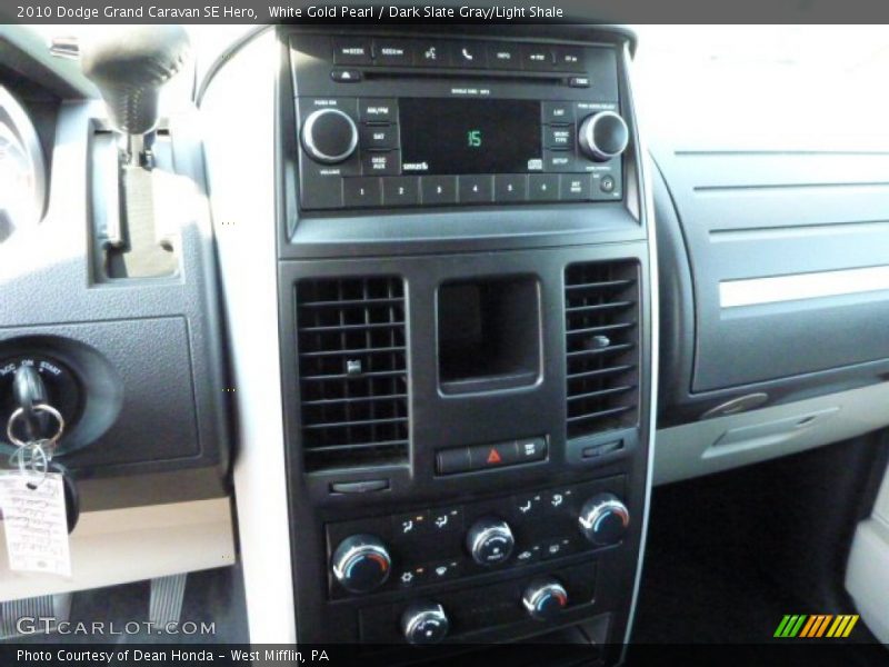 White Gold Pearl / Dark Slate Gray/Light Shale 2010 Dodge Grand Caravan SE Hero