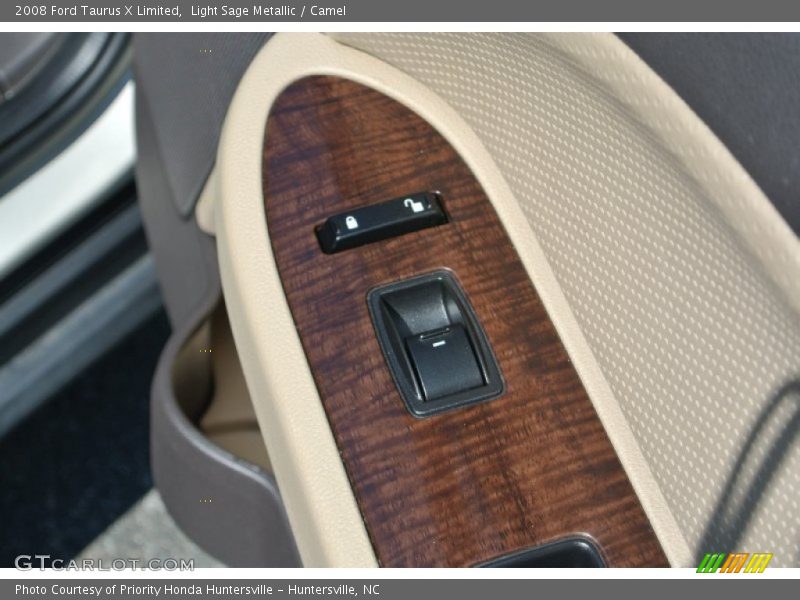 Controls of 2008 Taurus X Limited