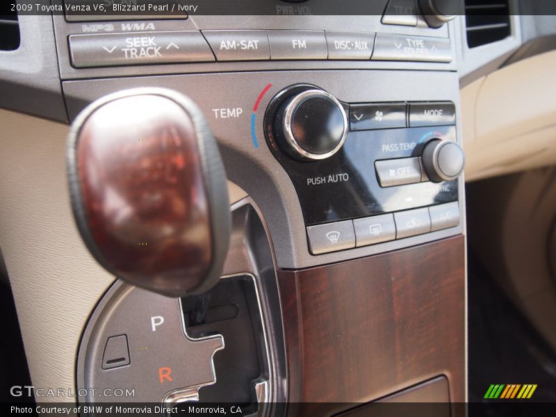 Blizzard Pearl / Ivory 2009 Toyota Venza V6