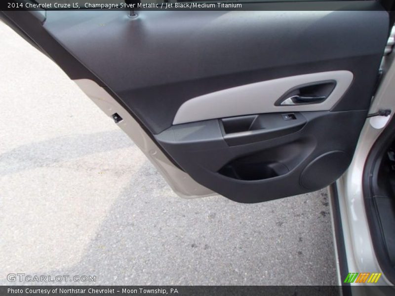 Champagne Silver Metallic / Jet Black/Medium Titanium 2014 Chevrolet Cruze LS