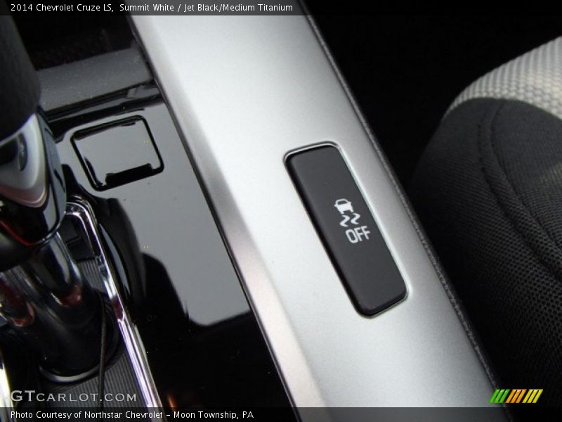 Summit White / Jet Black/Medium Titanium 2014 Chevrolet Cruze LS