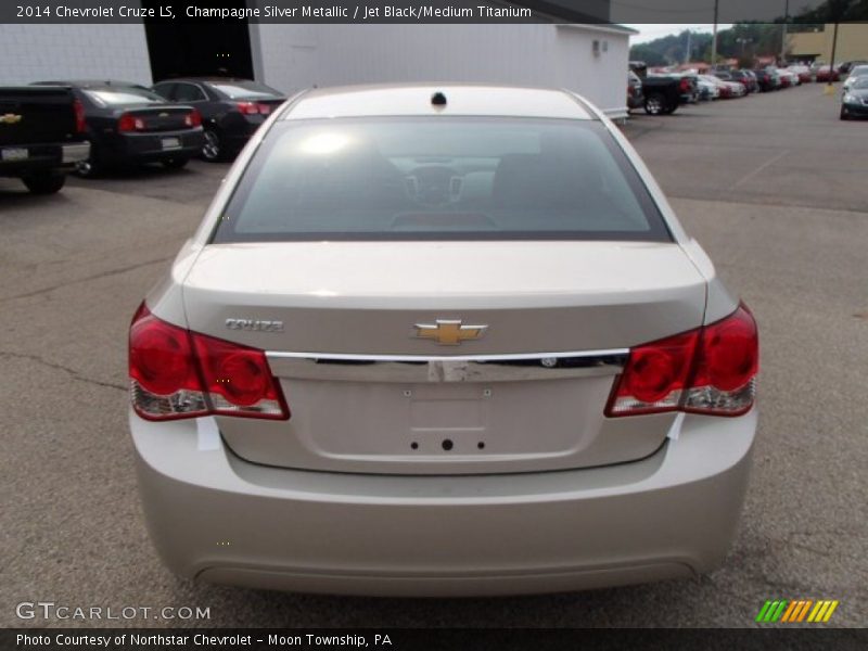 Champagne Silver Metallic / Jet Black/Medium Titanium 2014 Chevrolet Cruze LS