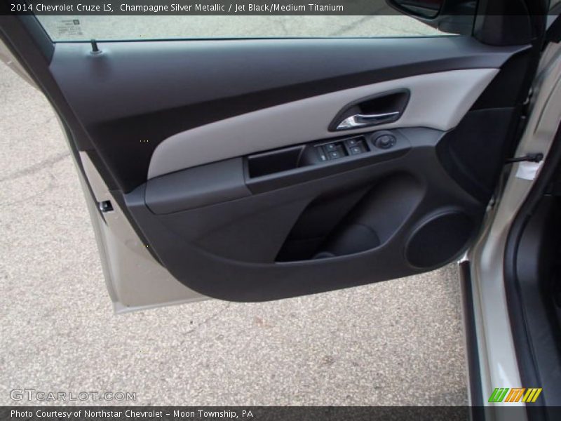 Champagne Silver Metallic / Jet Black/Medium Titanium 2014 Chevrolet Cruze LS