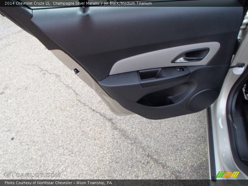 Champagne Silver Metallic / Jet Black/Medium Titanium 2014 Chevrolet Cruze LS